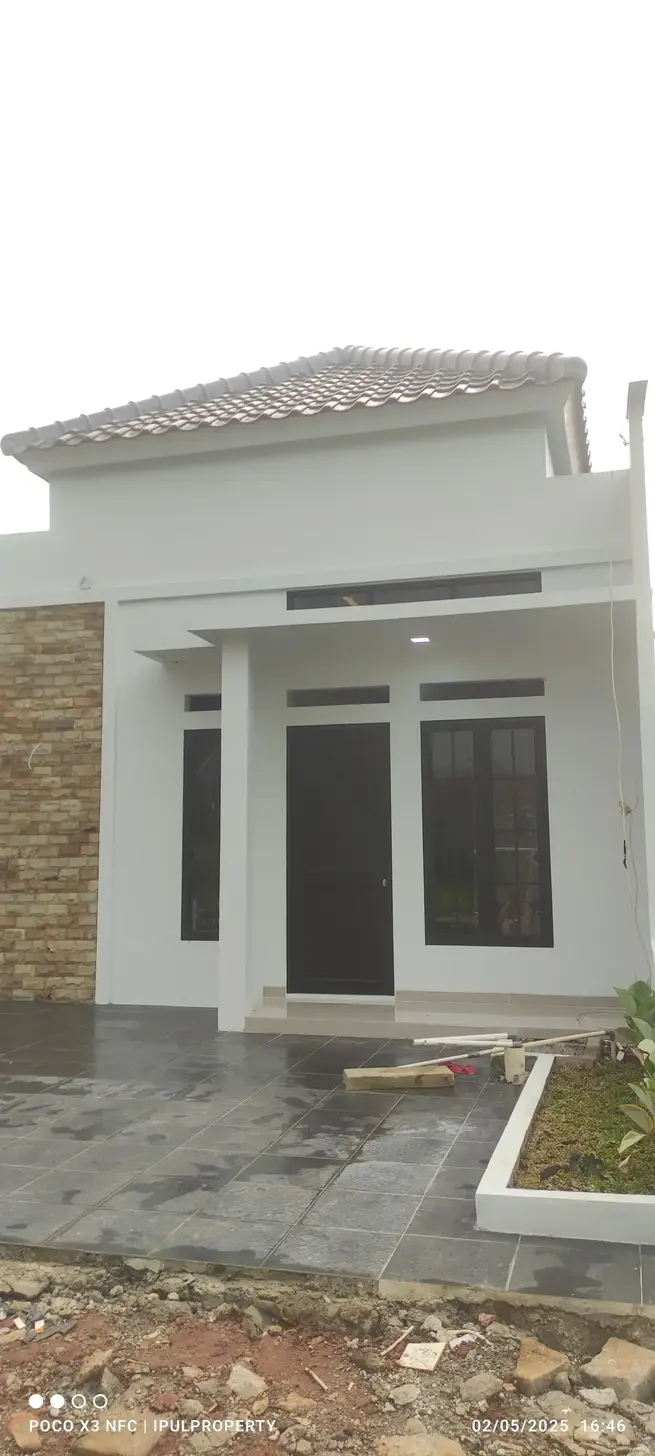 Tampak Depan Surya Mansion Rumah Modern Depok
